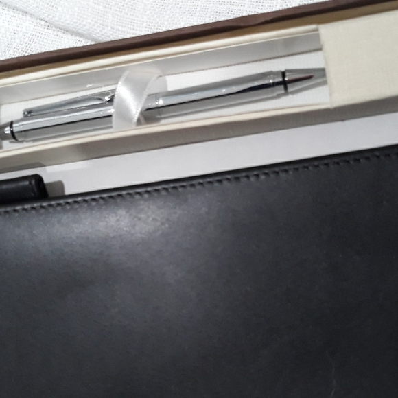 Cross Legacy Leather padfolio with pen. NWT - Picture 4 of 7